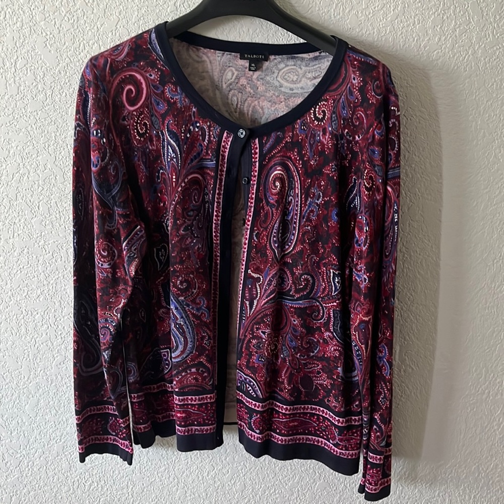 Beautiful paisley cardigan.  I wore it over a navy shell.